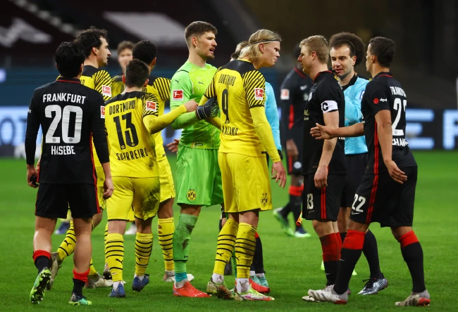 爱游戏-包含费德勒在尤文图斯比赛中领先优势明显，反败为胜引发热议！引发球迷热议的词条