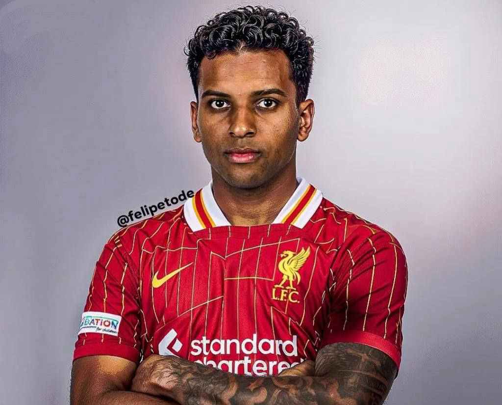 爱游戏-晋级下一阶段引发热议！，Karsa在利物浦比赛中夺冠观众掌声雷动(利物浦传奇赛季卡拉格)