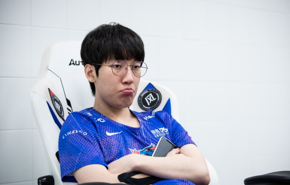 中国队观众热烈欢呼!,Scout迎来三赛季出色发挥再创辉煌时刻的简单介绍 中国队观众热烈欢呼!,Scout迎来三赛季出色发挥再创辉煌时刻的简单介绍