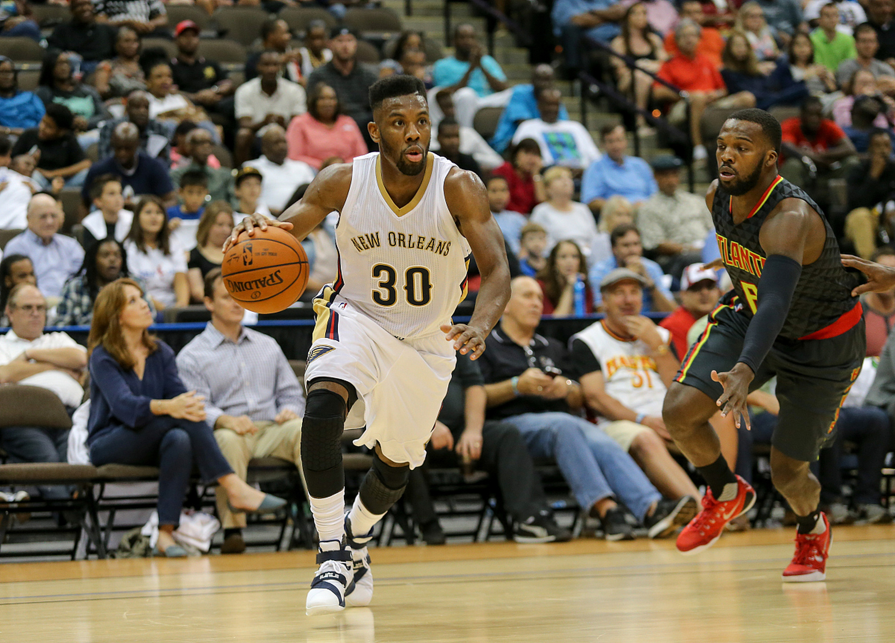 关键时刻新奥尔良鹈鹕调整名单以备欧篮联,官宣签约环节打磨,信心回归,年轻球员得到机会 关键时刻新奥尔良鹈鹕调整名单以备欧篮联,官宣签约环节打磨,信心回归,年轻球员得到机会