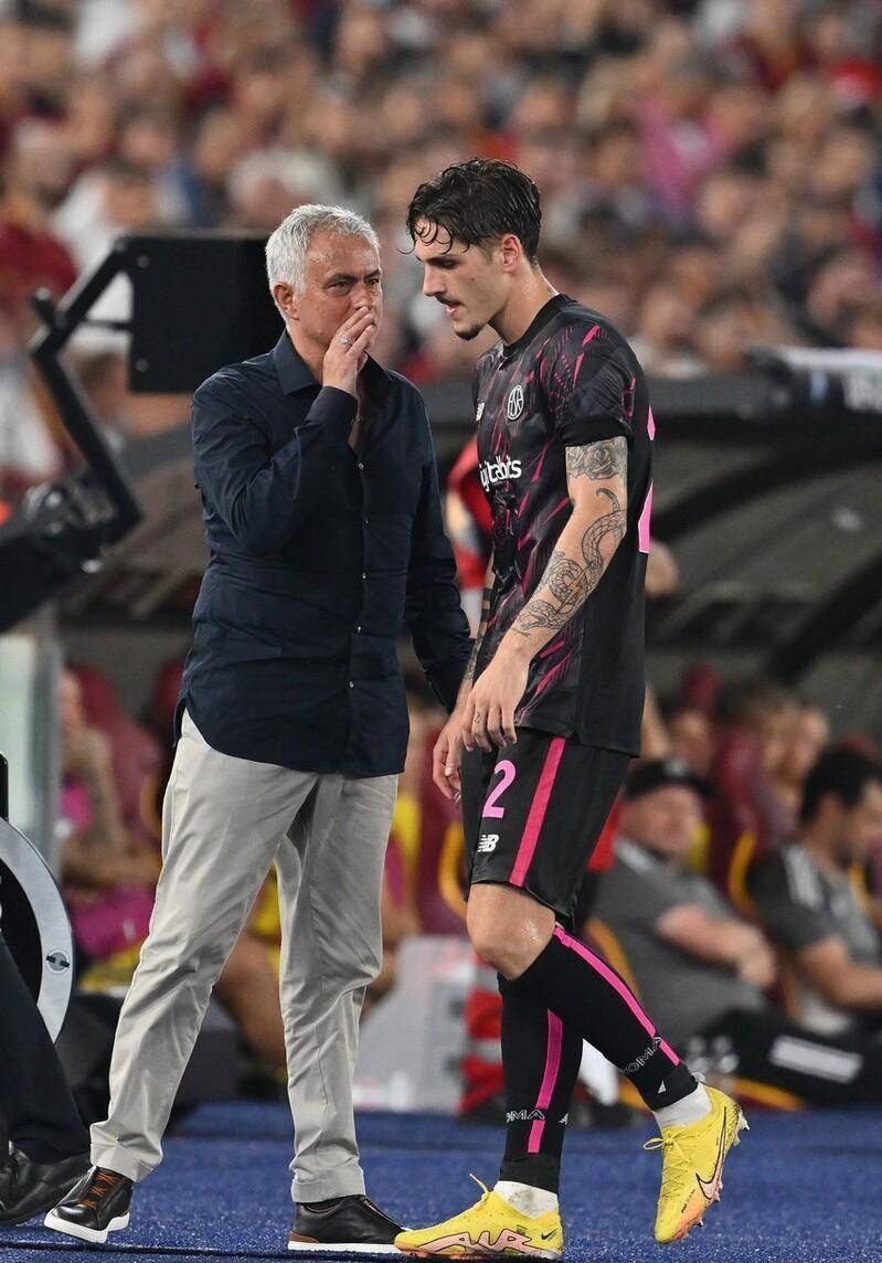 赛地聚焦——欧联今夜热度飙升;迈阿密热火再遭质疑;震撼外界;更衣室氛围转暖的简单介绍 赛地聚焦——欧联今夜热度飙升;迈阿密热火再遭质疑;震撼外界;更衣室氛围转暖的简单介绍