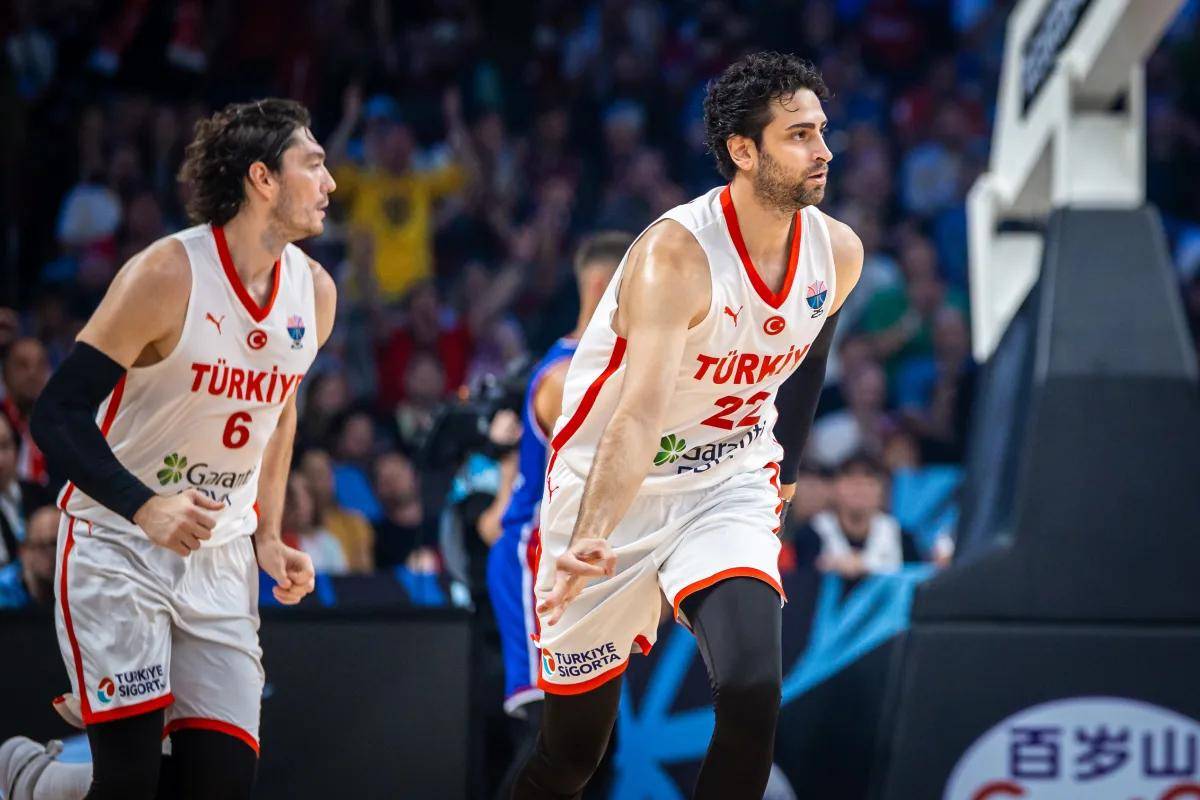 包含里程碑夜!费城76人手感冰凉;全明星赛清晨刷纪录;悬念犹存;轮换策略成焦点的词条 包含里程碑夜!费城76人手感冰凉;全明星赛清晨刷纪录;悬念犹存;轮换策略成焦点的词条